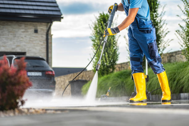 Best Concrete Pressure Washing  in Waverly, MI
